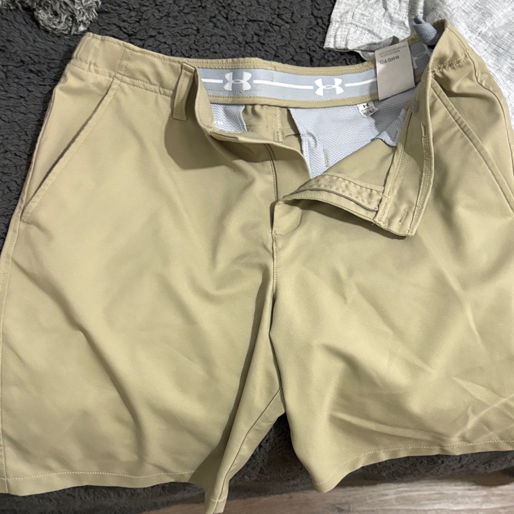 Under Armour Men's Beige Athletic Shorts